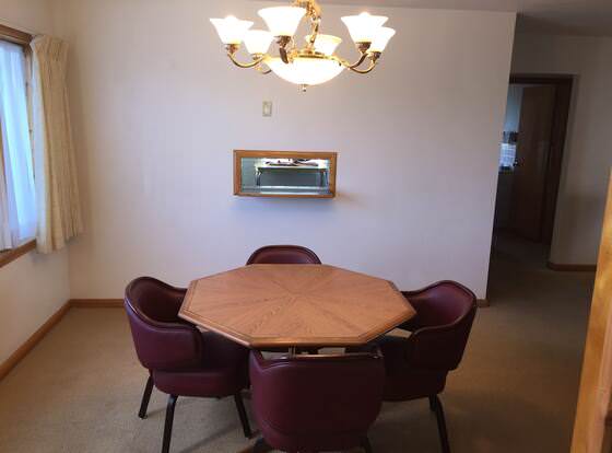 The Davenport Motel allows check-in for 18 year-old guests