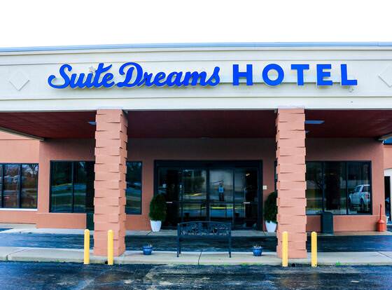 Suite Dreams Hotel allows check-in for 18 year-old guests