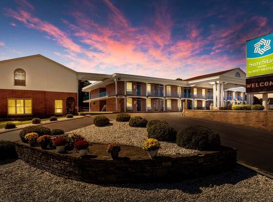 SureStay Hotel by Best Western Bardstown General Nelson allows check-in for 18 year-old guests