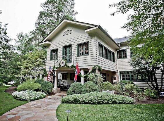 RT Lodge allows check-in for 18 year-old guests