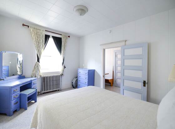 Brown and Hawkins Historical Apartments allows check-in for 18 year-old guests