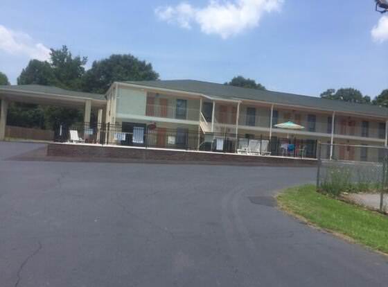 Magnolia Inn allows check-in for 18 year-old guests