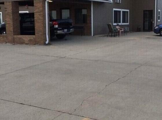 Clarion Hometown Inn allows check-in for 18 year-old guests