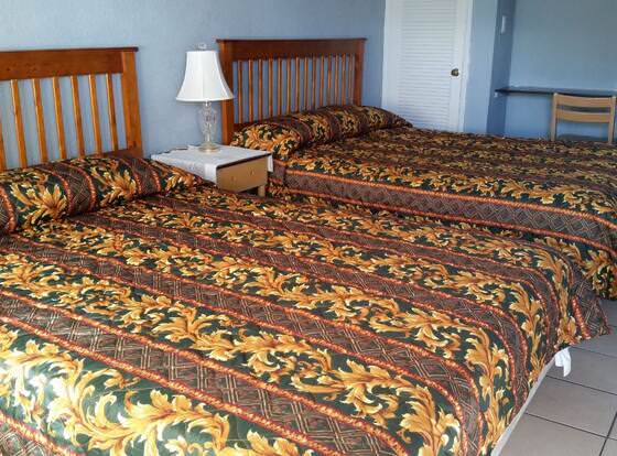 Laura Lodge allows check-in for 18 year-old guests