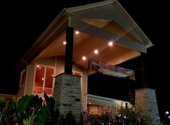 Rolling Hills Lodge allows check-in for 18 year-old guests