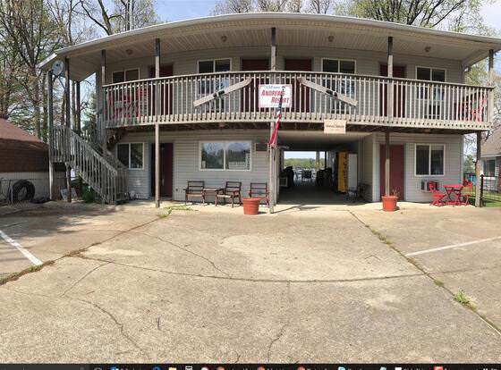 Andrew's Lakeside Resort allows check-in for 18 year-old guests