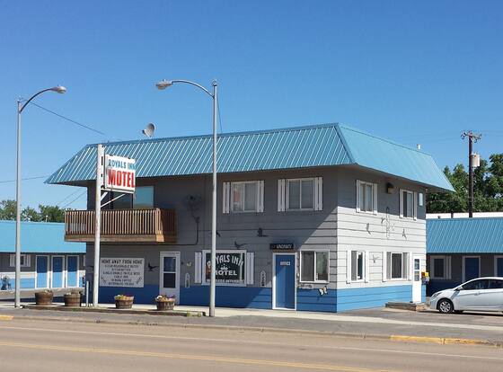 Royals Inn Motel allows check-in for 18 year-old guests