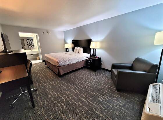 Inn of Rockwall allows check-in for 18 year-old guests