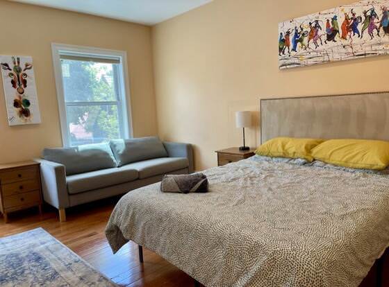 Chez Pat in Cambridge allows check-in for 18 year-old guests