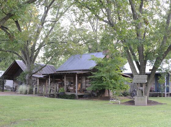 Pecan Grove Cottages allows check-in for 18 year-old guests