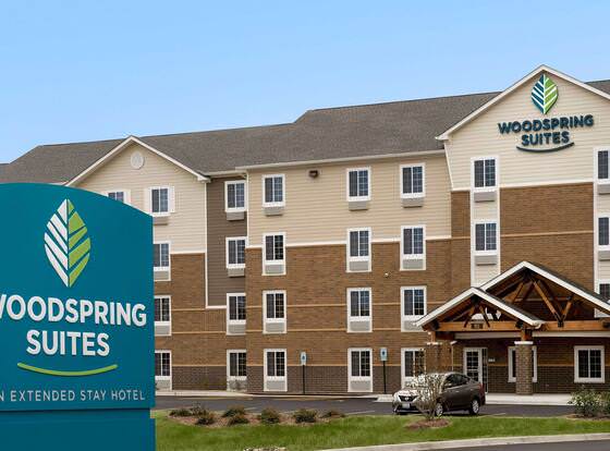 WoodSpring Suites Chicago Darien allows check-in for 18 year-old guests
