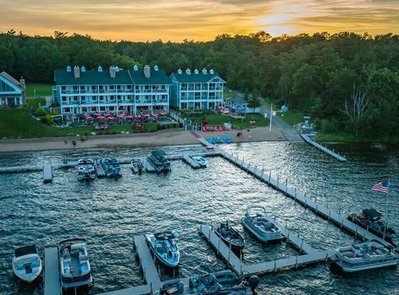 Quarterdeck Resort & Restaurant allows check-in for 18 year-old guests