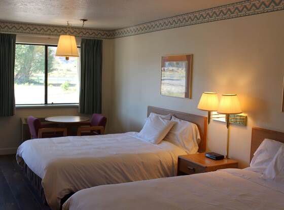 Motel Torrey allows check-in for 18 year-old guests