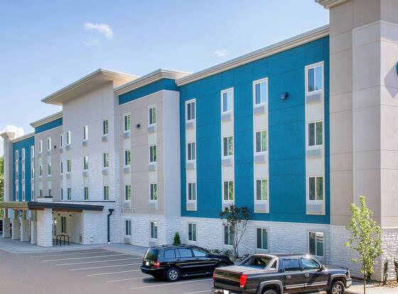 Extended Stay America Suites - Denver - Centennial allows check-in for 18 year-old guests