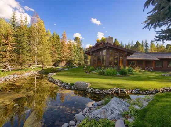 Johnson House by JHRL allows check-in for 18 year-old guests