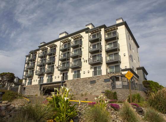 Shearwater Inn allows check-in for 18 year-old guests