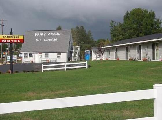 Motel Lakewood Inc allows check-in for 18 year-old guests