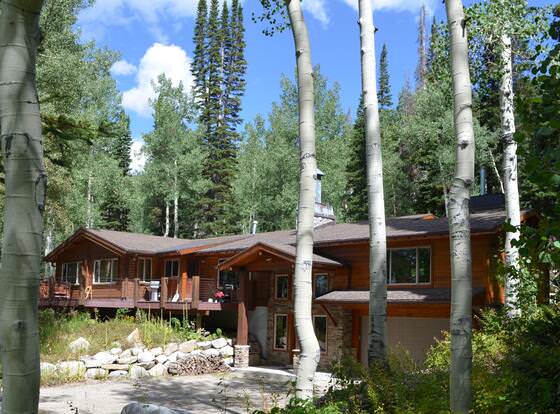 Uinta by Mount Majestic allows check-in for 18 year-old guests