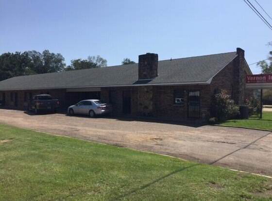 Vernon Inn Motel allows check-in for 18 year-old guests