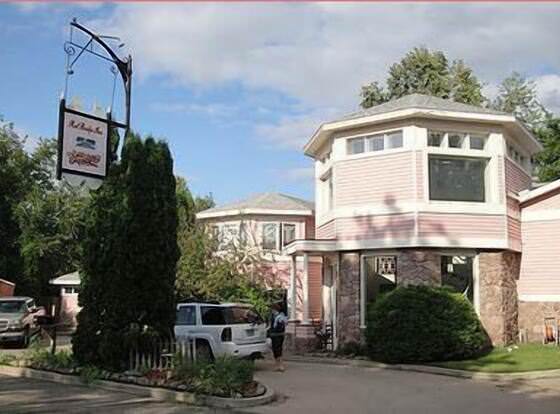 Red bridge Inn allows check-in for 18 year-old guests