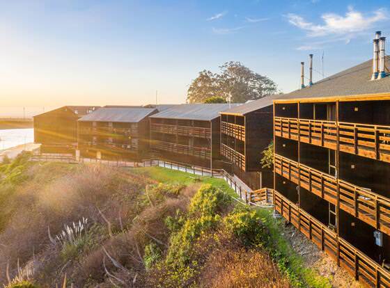 Harbor Lite Lodge allows check-in for 18 year-old guests
