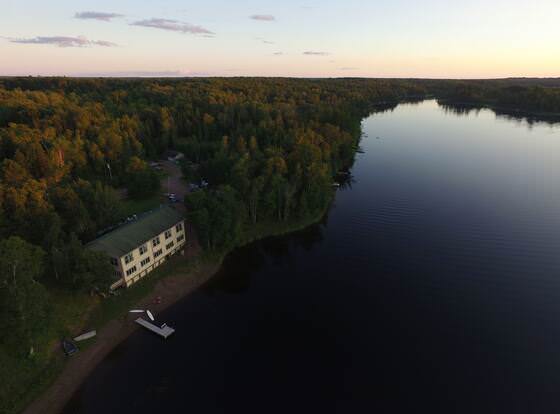 Hanging Horn Lakeside Resort allows check-in for 18 year-old guests