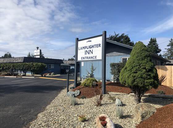 Lamplighter Inn allows check-in for 18 year-old guests