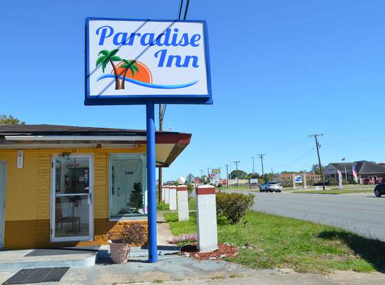 Paradise Inn allows check-in for 18 year-old guests
