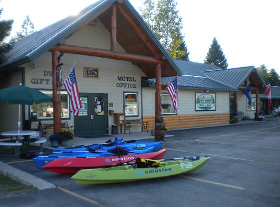 Lakeside Resort and Motel allows check-in for 18 year-old guests
