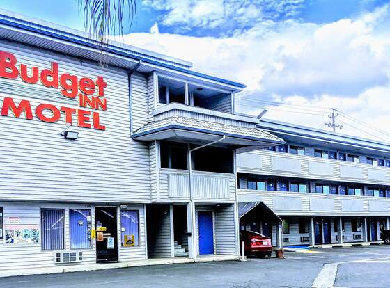 Budget Inn Motel allows check-in for 18 year-old guests