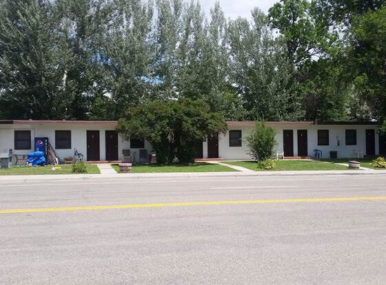 Cottonwood Cottages allows check-in for 18 year-old guests