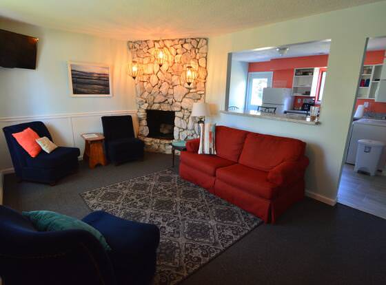 Hop & Vine Inn allows check-in for 18 year-old guests