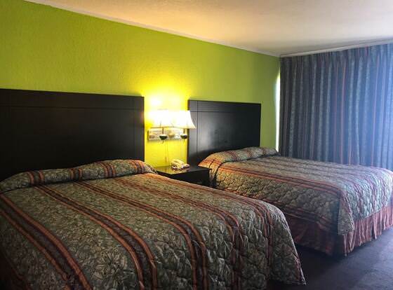 Woodville Inn allows check-in for 18 year-old guests