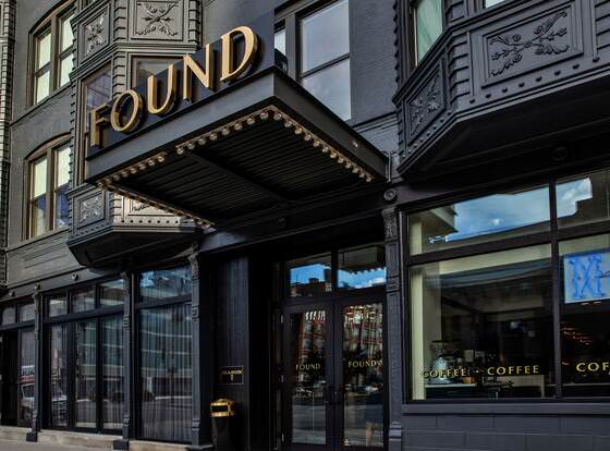 Found Hotel Chicago River North allows check-in for 18 year-old guests