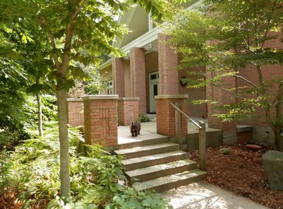 Pigeon Creek Inn allows check-in for 18 year-old guests