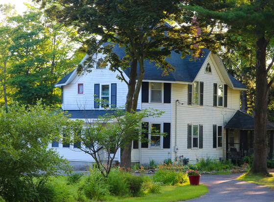 Wauban Cottage allows check-in for 18 year-old guests