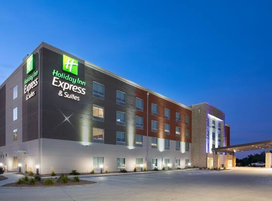 Holiday Inn Express & Suites Sterling, an IHG Hotel allows check-in for 18 year-old guests
