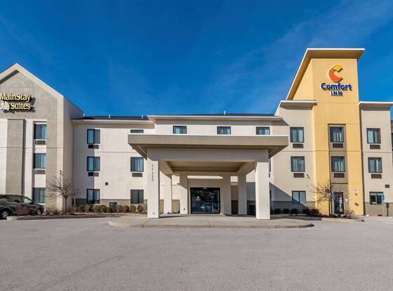 Comfort Inn St Louis – Airport allows check-in for 18 year-old guests
