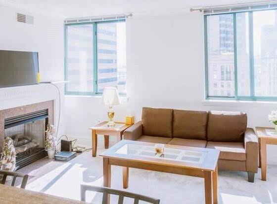 Inner Harbor Apartment allows check-in for 18 year-old guests