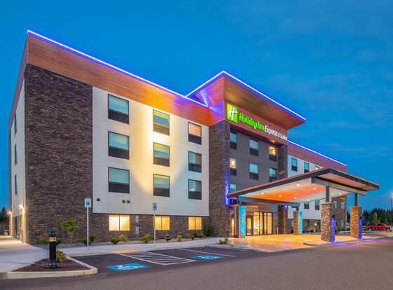 Holiday Inn Express & Suites Camas - Vancouver, an IHG Hotel allows check-in for 18 year-old guests