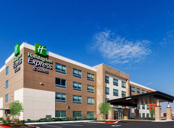 Holiday Inn Express & Suites Chanute, an IHG Hotel allows check-in for 18 year-old guests