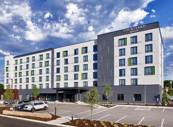 Courtyard by Marriott Minneapolis West allows check-in for 18 year-old guests