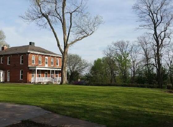 St. Mary Bed & Breakfast allows check-in for 18 year-old guests