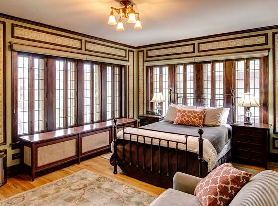 Lang House Chicago allows check-in for 18 year-old guests