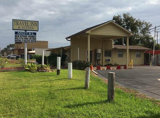 Travel Inn & Suites allows check-in for 18 year-old guests