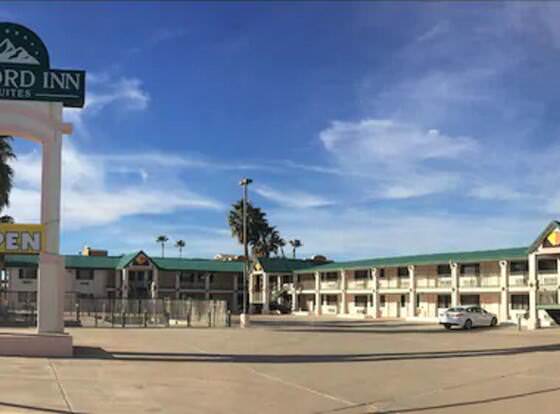 Safford Inn & Suites allows check-in for 18 year-old guests