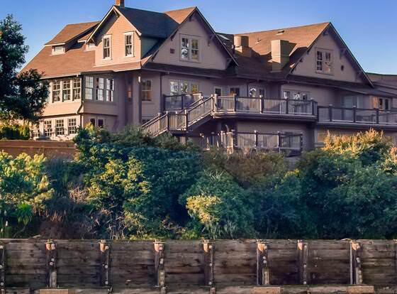 Noyo Harbor Inn Restaurant and Tavern allows check-in for 18 year-old guests