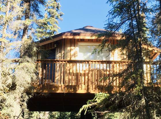Cloudberry Cabin allows check-in for 18 year-old guests
