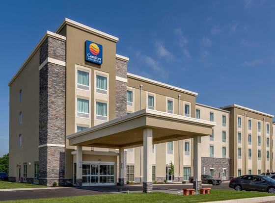 Comfort Inn & Suites – Harrisburg Airport – Hershey South allows check-in for 18 year-old guests