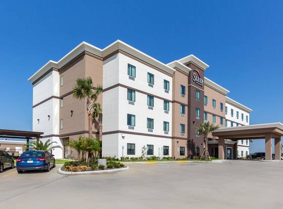 Sleep Inn & Suites Galveston Island allows check-in for 18 year-old guests